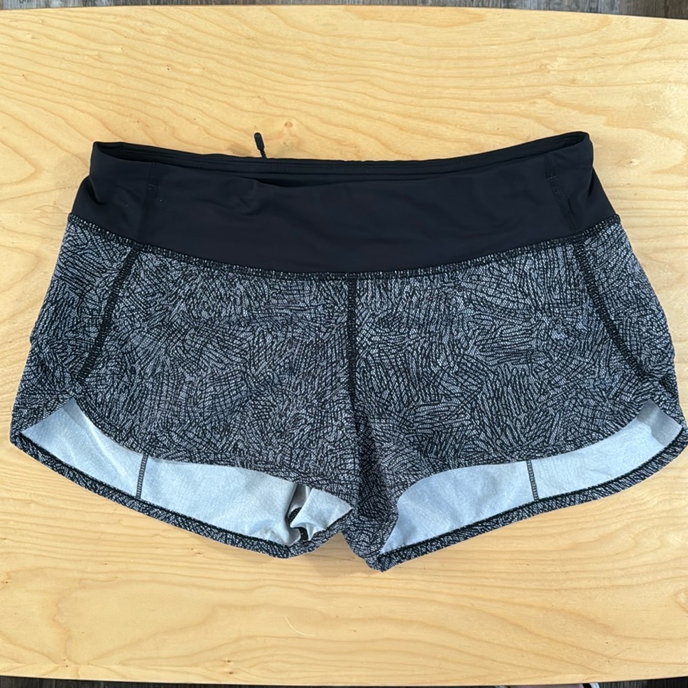 Lululemon Shorts - Black & White Pattern, great condition
